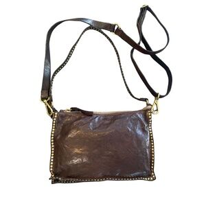 Campomaggi Handbag with gold toned rivets in Moro